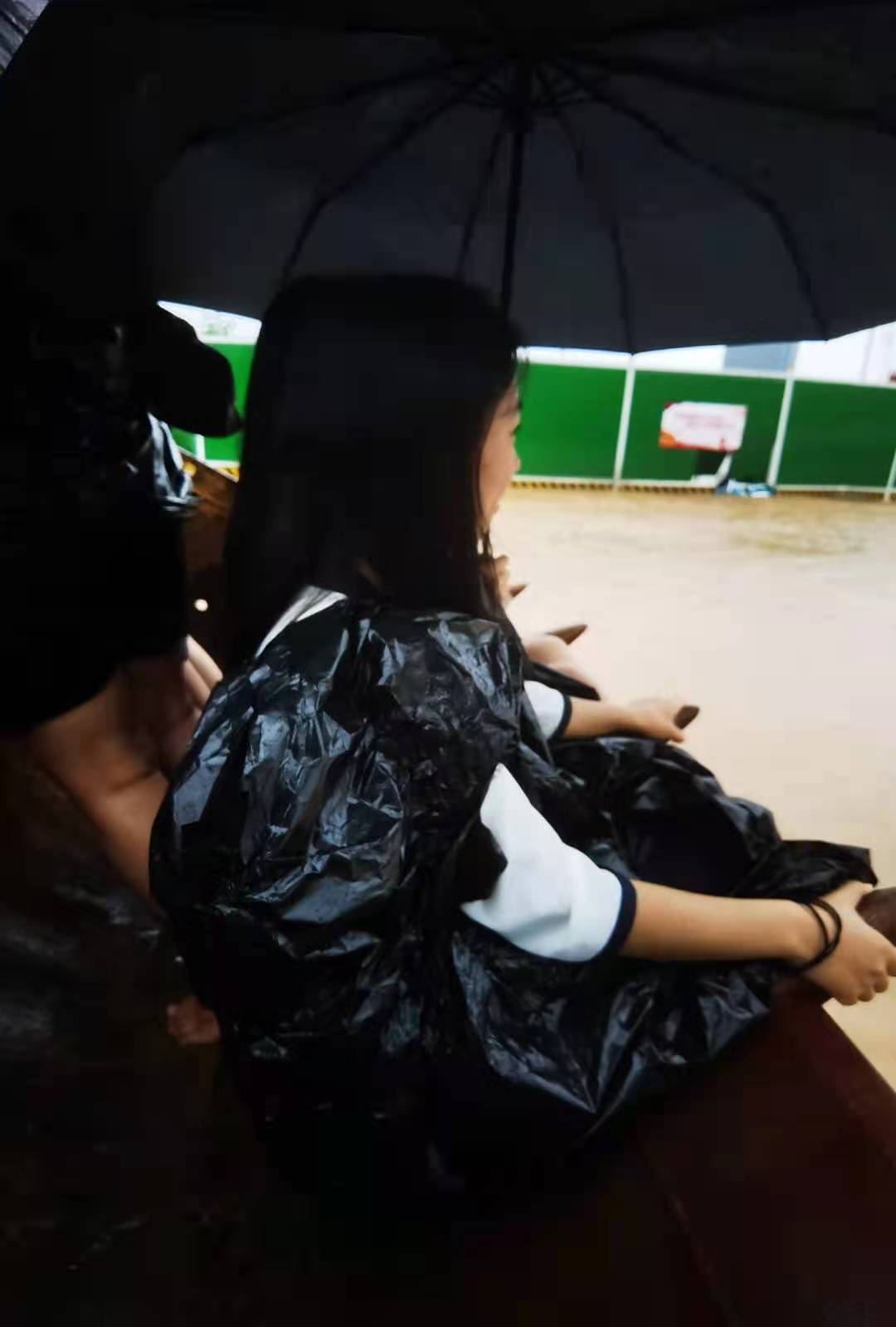 风雨无晴人有情 鑫苑集团员工勇救6名群众中国网地产 风雨无晴人有情 鑫苑集团员工勇救6名群众中国网地产